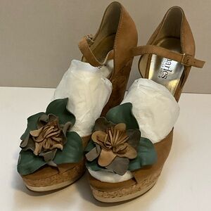 Charles David Women's Tan floral Wedge Sandals 8.5